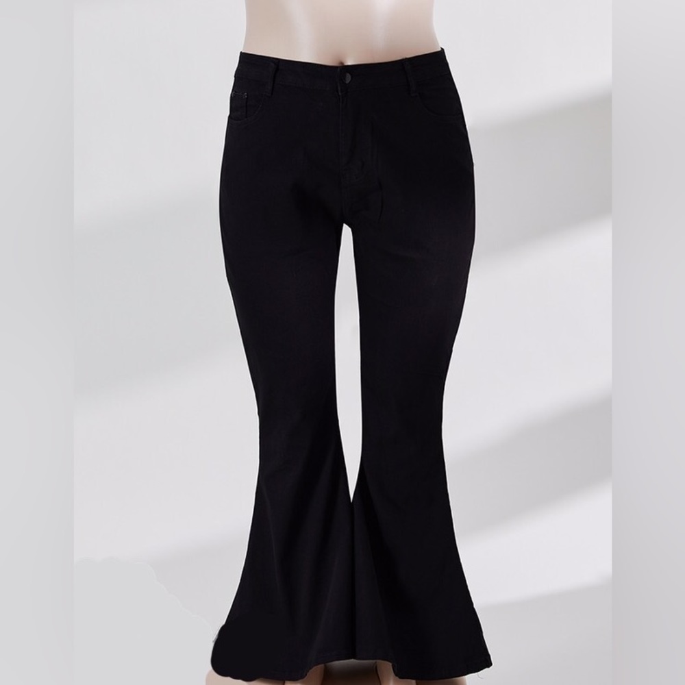 1X-5X Dani Black Flare Leg Jeans - Picture 5 of 8